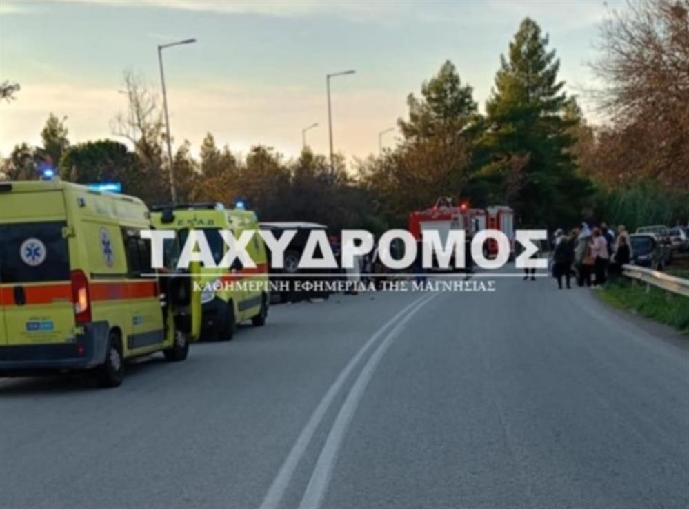 Ανατροπή λεωφορείου - Βόλος Ανατροπή λεωφορείου - Βόλος