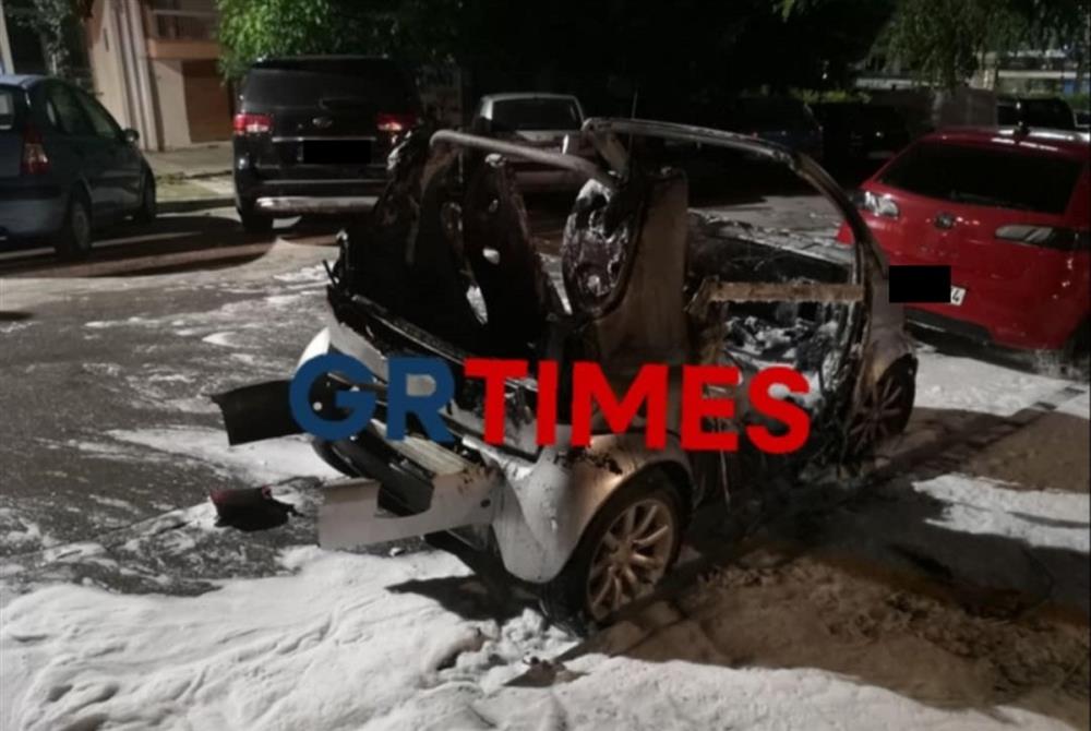 Φωτιά - Αμάξι - Θεσσαλονίκη Φωτιά - Αμάξι - Θεσσαλονίκη