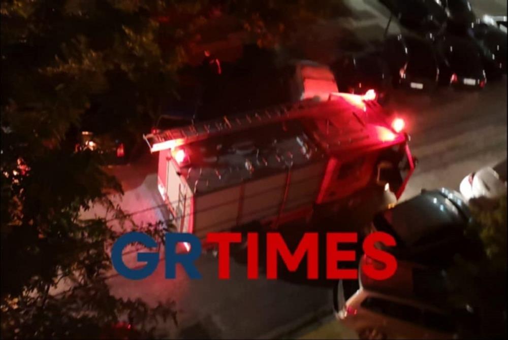 Φωτιά - Αμάξι - Θεσσαλονίκη Φωτιά - Αμάξι - Θεσσαλονίκη