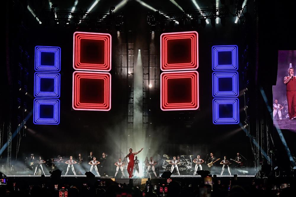 robbie concert
