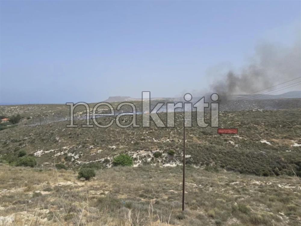 Κρήτη - Ηράκλειο - φωτιά - στρατόπεδο