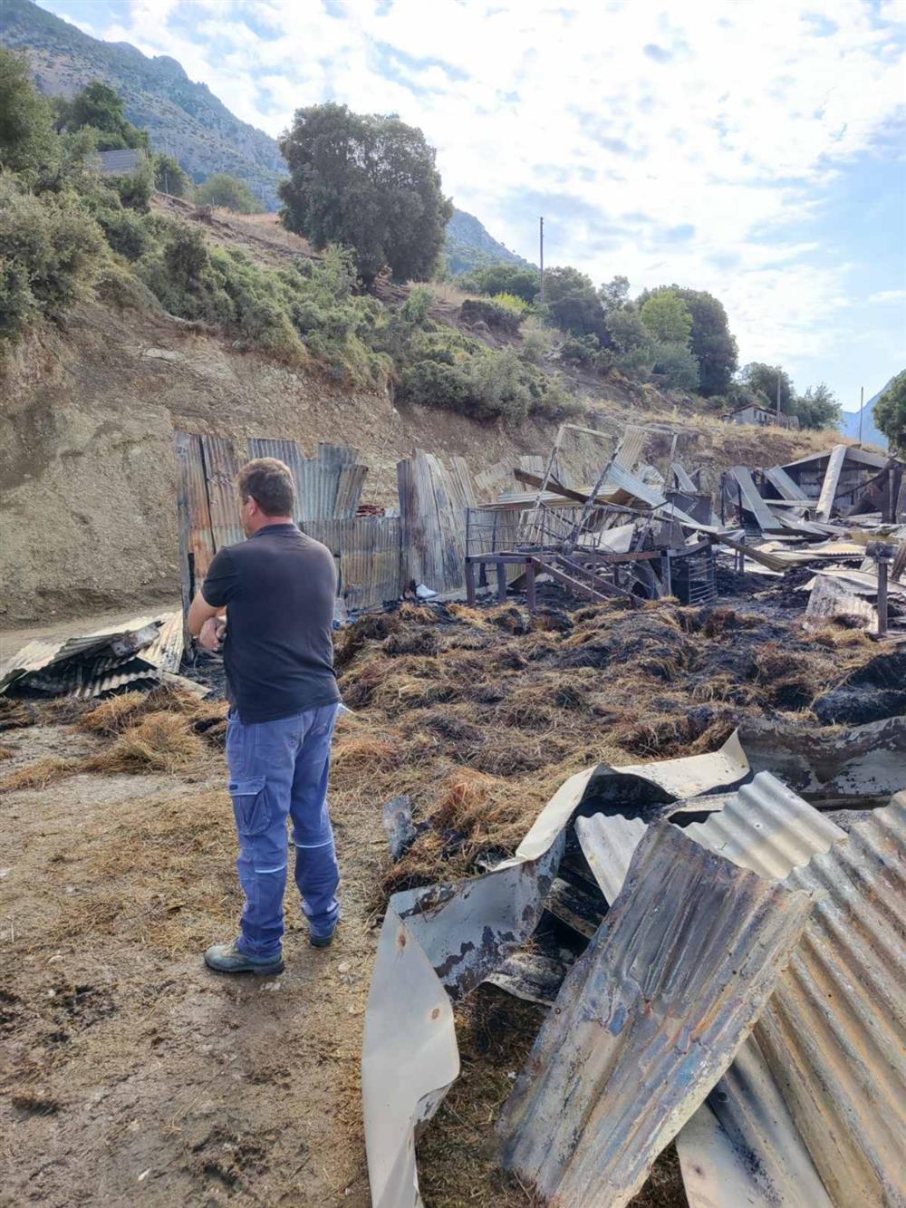 Αιτωλοακαρνανία - Εμπεσός - Κτηνοτροφική μονάδα