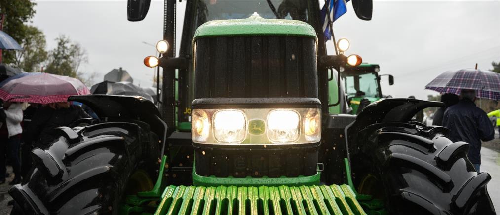 Λαμία: Αποχώρησαν οι αγρότες από τα διόδια Τραγάνας