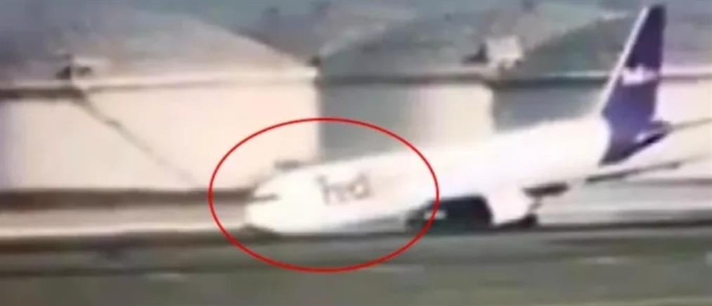 Κωνσταντινούπολη: Boeing προσγειώθηκε με την “κοιλιά” αφού δεν άνοιξαν οι τροχοί (εικόνες)