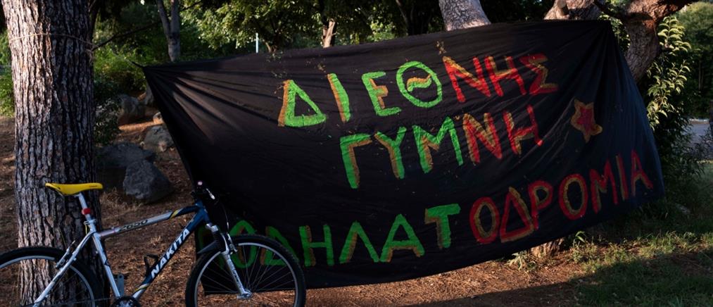 Θεσσαλονίκη: Γυμνοί ποδηλάτες ξεχύθηκαν στους δρόμους (εικόνες)