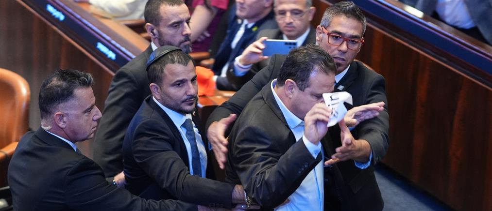 Τραμπ: Η στιγμή που Ισραηλινός βουλευτής διέκοψε την ομιλία του (βίντεο)