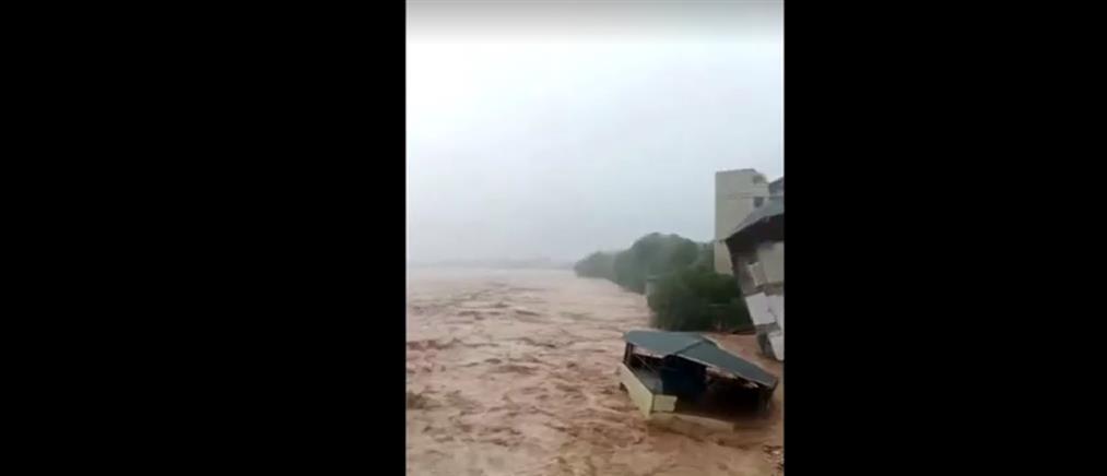 Κίνα: Φονικές πλημμύρες και κατολισθήσεις (βίντεο)