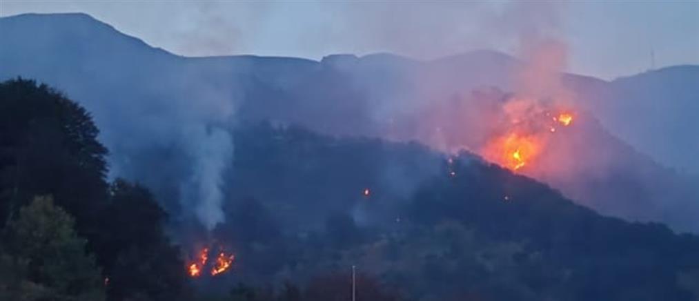 Φωτιά στο όρος Παγγαίο: Για τρίτη ημέρα επιχειρούν εναέρια μέσα