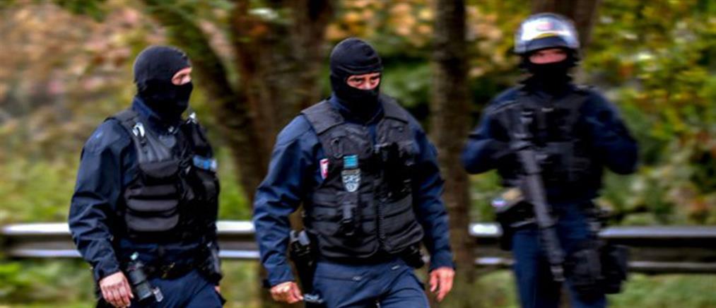 Γαλλία: Αστυνομικοί τραυματίστηκαν σοβαρά από πυροβολισμοί