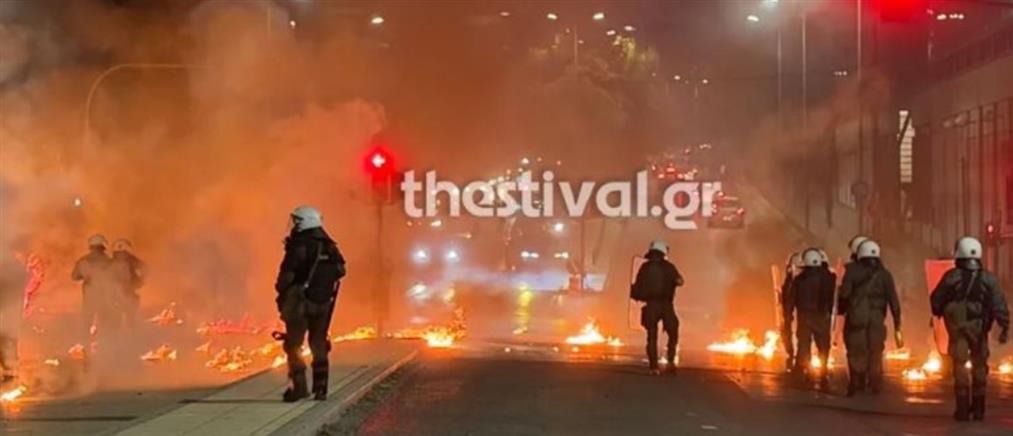 Θεσσαλονίκη: 18 προσαγωγές και μία σύλληψη μετά από επεισόδια στο κέντρο της πόλης (βίντεο)