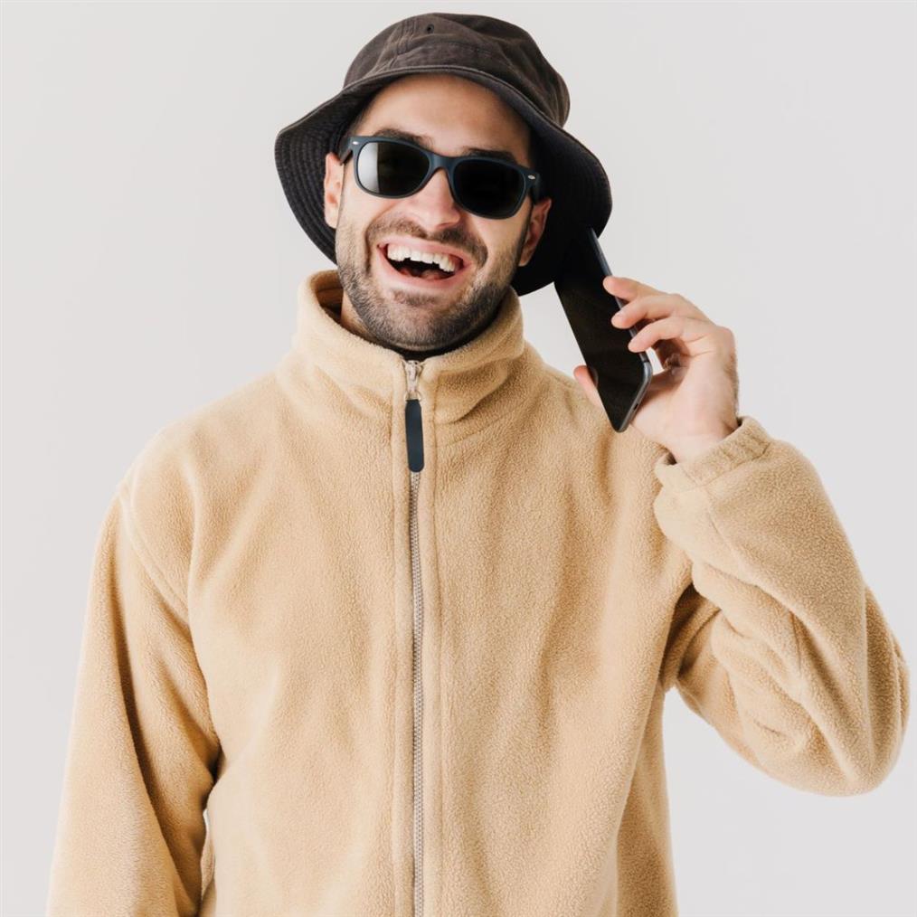 Πώς να συνδυάσετε ένα ανδρικό φλις μπουφάν για ζεστασιά και μόδα;