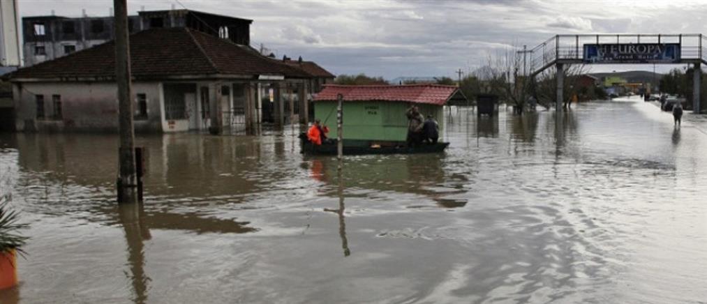 Αλβανία: Φονική κακοκαιρία με καταρρακτώδεις βροχές και πλημμύρες