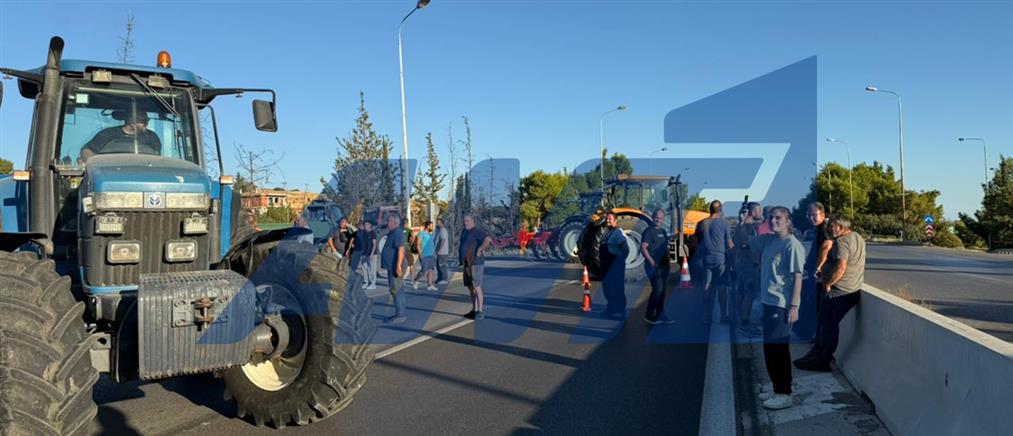 Αγρότες στη Θεσσαλονίκη: Προχώρησαν σε ολικό αποκλεισμό της Εθνικής Οδού Θεσσαλονίκης - Νέων Μουδανιών