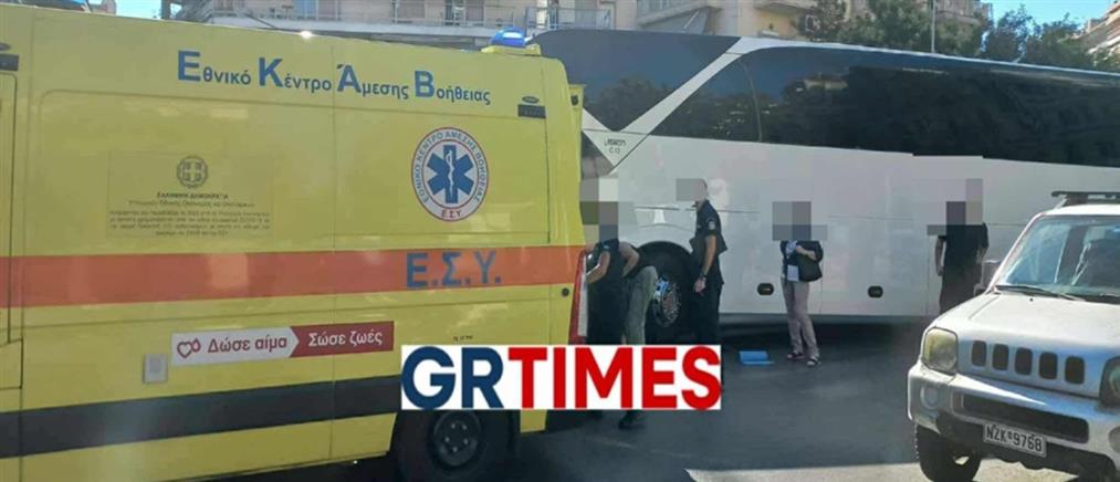 Θεσσαλονίκη: Ηλικιωμένη παρασύρθηκε από τουριστικό λεωφορείο (εικόνες)