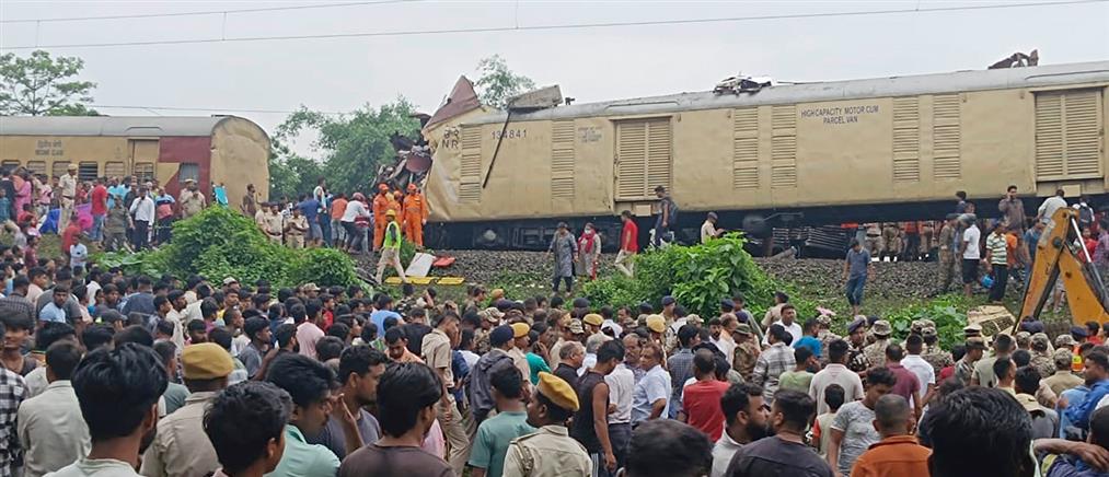 Ινδία: Φονική σύγκρουση τρένων (εικόνες)