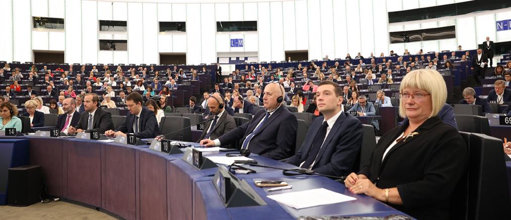 Κομισιόν: Μέτρια οικονομική ανάπτυξη το 2025 και το 2026 για ΕΕ και Ευρωζώνη