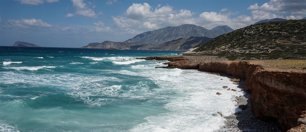 Χωρίς τις αισθήσεις του ανασύρθηκε 75χρονος από παραλία της Ναυπάκτου
