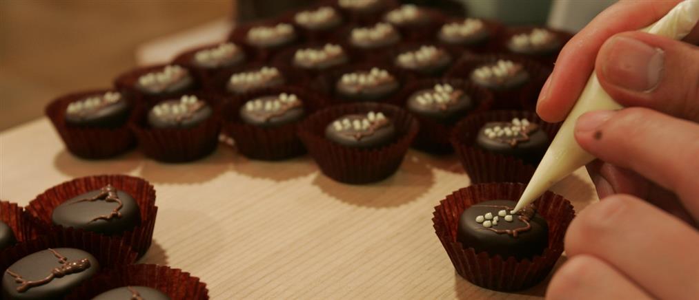 Μαύρη σοκολάτα: Χημική ουσία που περιέχει μπορεί να επιβραδύνει τη γήρανση