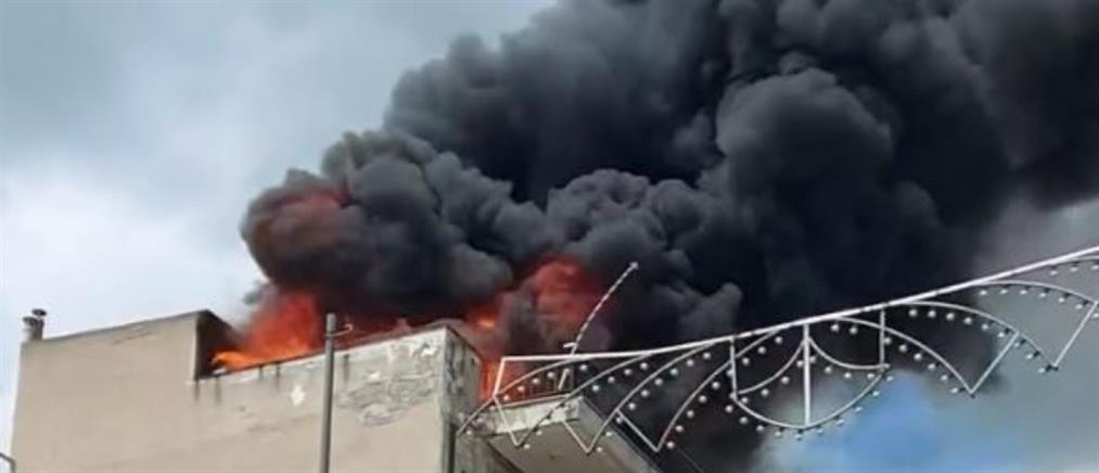 Θεσσαλονίκη: Φωτιά σε πολυκατοικία (βίντεο)