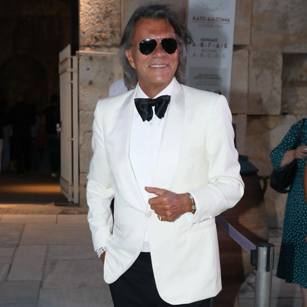Ηλίας Ψινάκης για Σάκη Ρουβά: "Δεν έχει κάνει καμία επιτυχία από τότε - Δε μιλάμε πια ιδιαίτερα, έχουμε άλλες ζωές"
