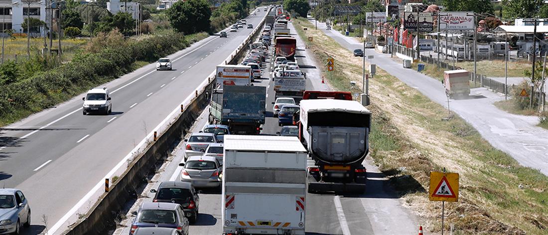 Θεσσαλονίκη: μποτιλιάρισμα στον δρόμο προς Χαλκιδική (εικόνες)