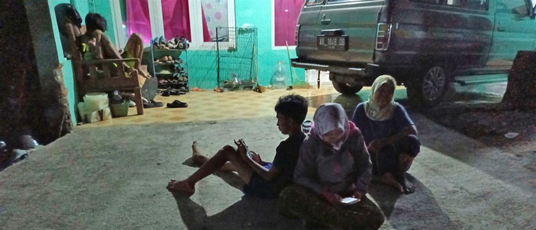 Σεισμός - Ινδονησία: φονικό χτύπημα των Ρίχτερ (εικόνες)