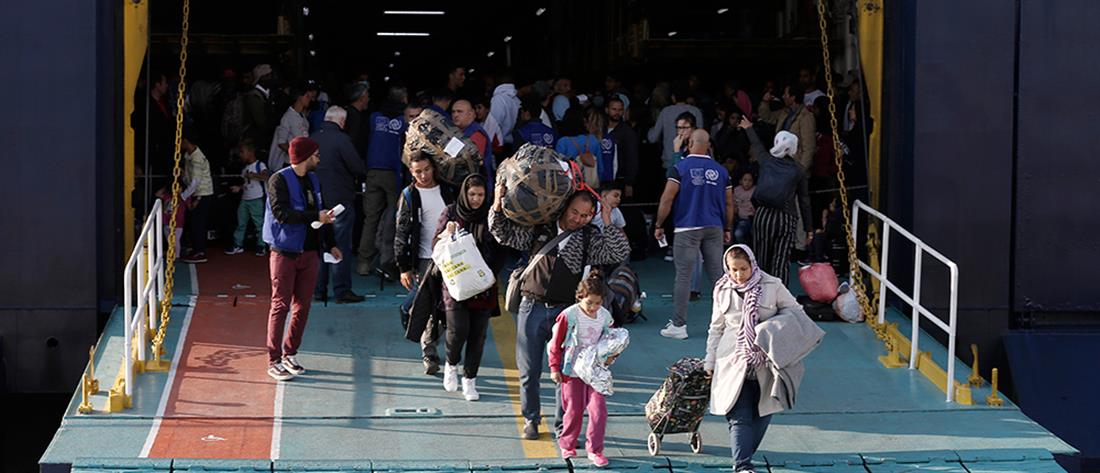 Στην Αττική εκατοντάδες αιτούντες άσυλο από Μυτιλήνη και Σάμο