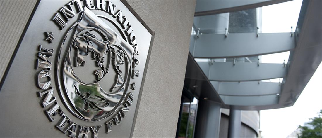 Χαμηλότερες συντάξεις και μικρότερα πλεονάσματα ζητά το ΔΝΤ