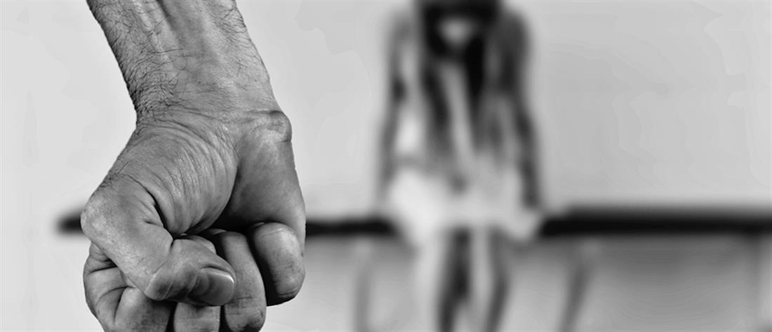 Ενδοοικογενειακή βία: Οι όροι του δικαστηρίου σε πατέρα που κατήγγειλε η κόρη του