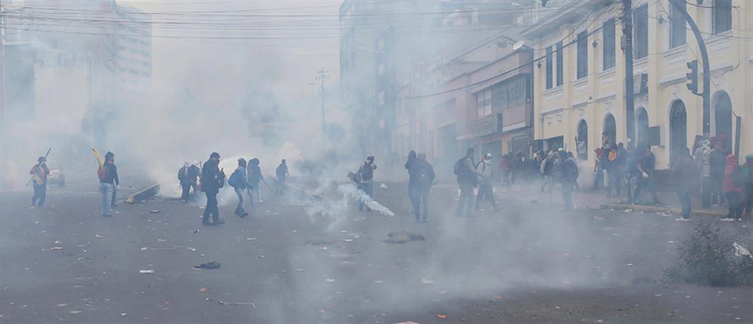 Ισημερινός: Διαδηλώσεις και απόλυτο χάος (εικόνες)