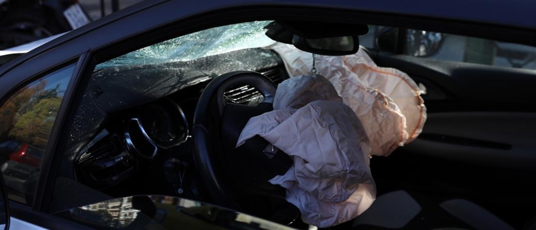 Τροχαίο - Θεσσαλονίκη: Νεκρός οδηγός αυτοκινήτου που έπεσε σε πινακίδα και κολώνα