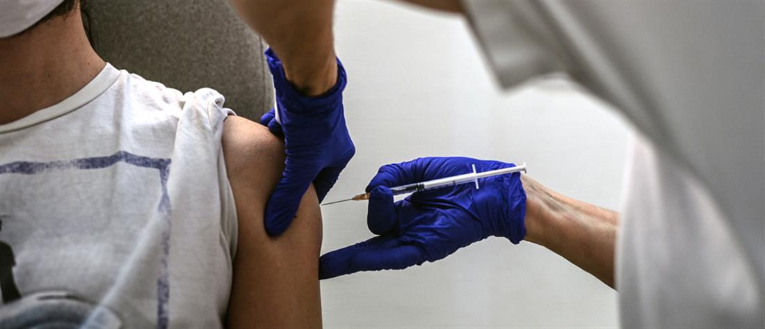 Κορονοϊός: Εισαγγελική παρέμβαση για εμβολιασμούς εκτός σειράς
