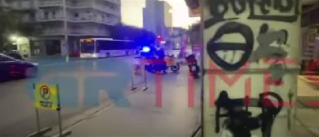 Θεσσαλονίκη: ένοπλη ληστεία σε βενζινάδικο - μασκοφόρος με κολάρο ο δράστης (βίντεο)