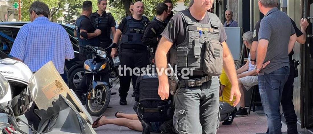 Θεσσαλονίκη: Άνδρας βγήκε στον δρόμο με πιστόλι σε κατάσταση αμόκ (εικόνες)