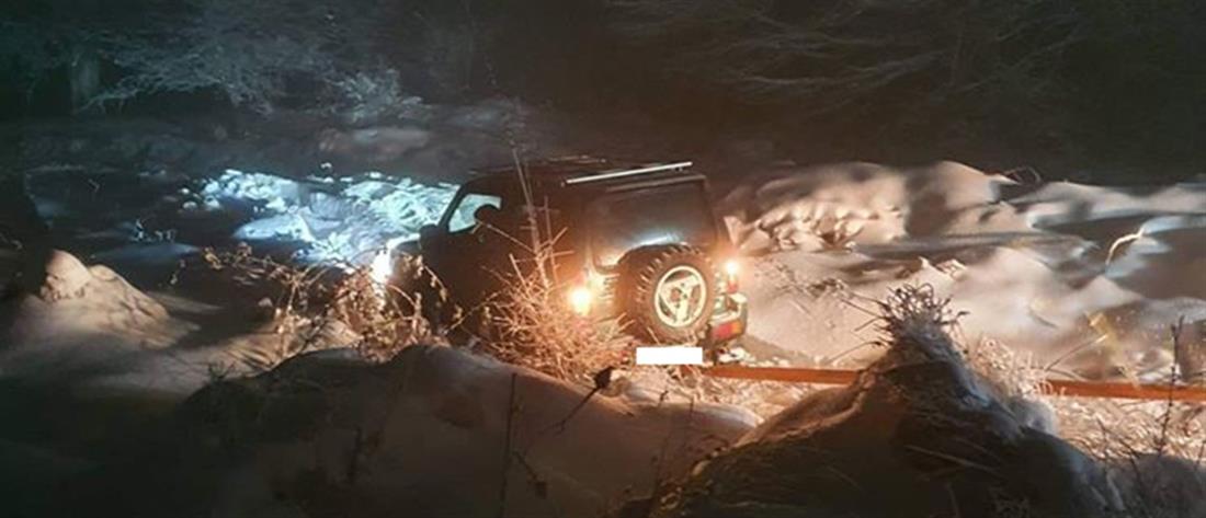 Οδηγός εγκλωβίστηκε λόγω του χιονιά στο Αρδαμέρι (εικόνες)