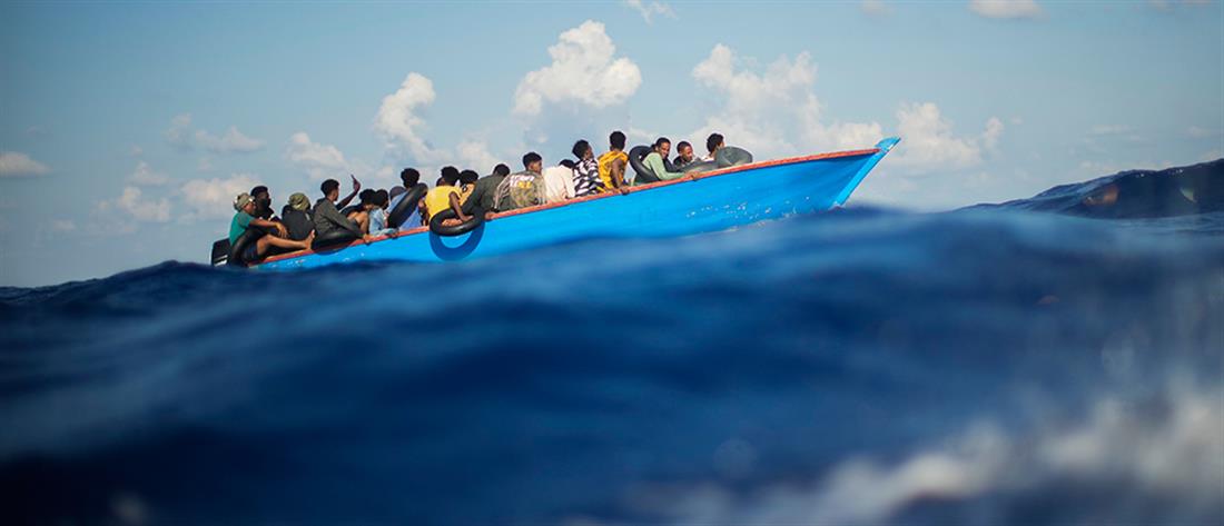 Λαμπεντούζα: Νεκρό νεογέννητο σε βάρκα με μετανάστες