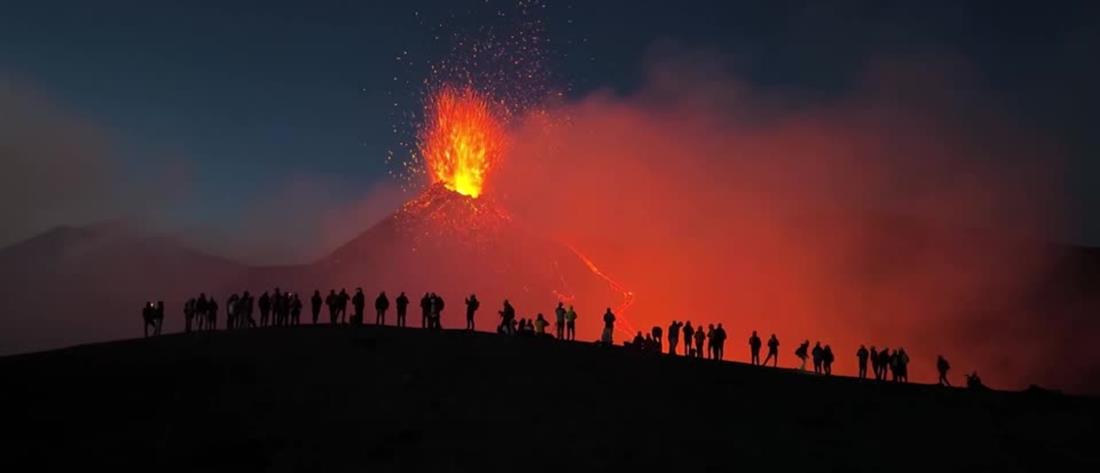 Ιταλία: Το ηφαίστειο της Αίτνας “ξύπνησε” ξανά - Κλειστό το αεροδρόμιο της Κατάνιας (εικόνες)