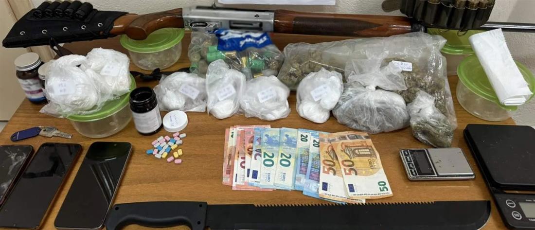 Ζάκυνθος: Συλλήψεις για ναρκωτικά και όπλα στον Λαγανά (βίντεο)