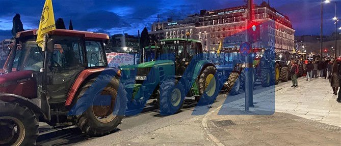 Οι αγρότες στην Αθήνα: Θα διανυκτερεύσουν στο Σύνταγμα (βίντεο)