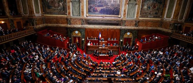 Γαλλία: Στα χρώματα της Παλαιστίνης ντύθηκαν βουλευτές στο Κοινοβούλιο (εικόνες)