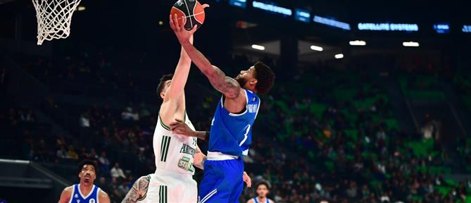 Παναθηναϊκός - Ηρακλής: Νίκη για το "τριφύλλι" με δυναμική επιστροφή Χολμς