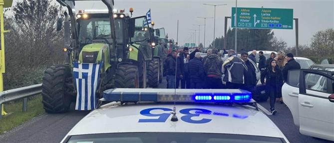 Λάρισα: Σε αποκλεισμό της σήραγγας των Τεμπών για τα φορτηγά προχώρησαν οι αγρότες