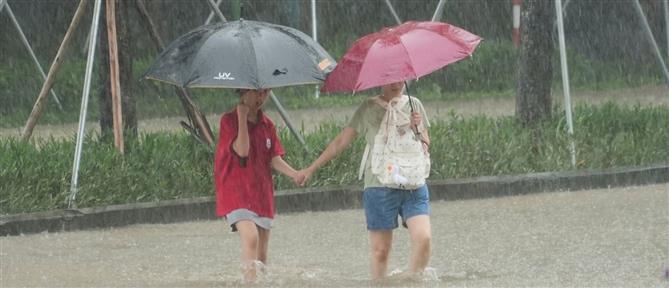 Βιετνάμ: Τουλάχιστον 13 νεκροί και 11 αγνοούμενοι, από τις πλημμύρες