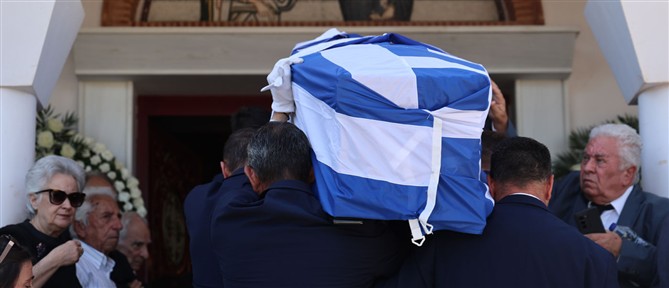 Συγκίνηση στο "τελευταίο αντίο" στον Γιώργο Σουφλιά - Παρών ο Κυριάκος Μητσοτάκης