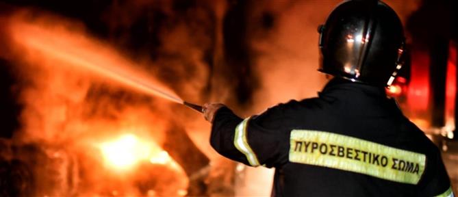 Κάτω Πατήσια: Φωτιά σε διαμέρισμα - Απεγκλωβισμός ατόμων από την Πυροσβεστική