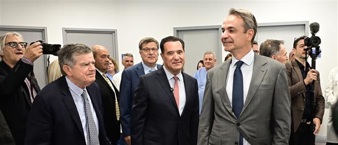 Ένταση έξω από το Αττικό νοσοκομείο κατά την επίσκεψη του πρωθυπουργού και του υπουργού Υγείας