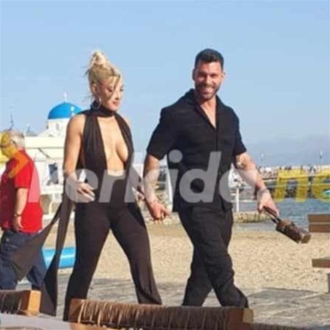 Ιωάννα Τούνη - Στάθης Σχίζας: Χέρι χέρι στη Μύκονο 
