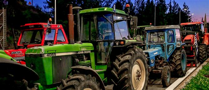 Αγρότες - Μπλόκα: Αιφνιδιαστικός αποκλεισμός της Εθνικής Οδού στο ύψος της Θήβας