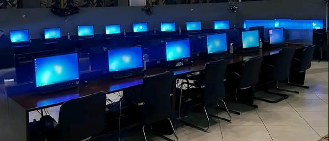 Θεσσαλονίκη: Εντοπίστηκε κατάστημα με παράνομα «φρουτάκια» - Άλλαζαν τις οθόνες των παικτών για να μη γίνουν αντιληπτοί (εικόνες)