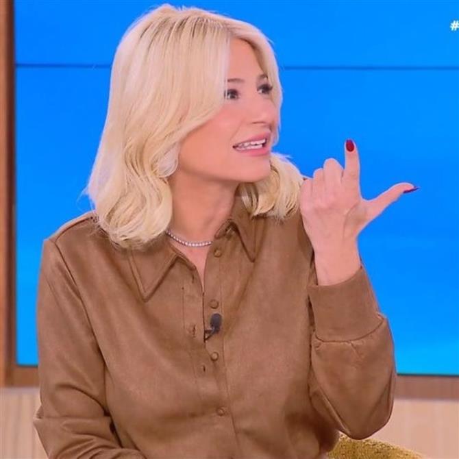 Φαίη Σκορδά: "Από τη γιατρό μου που πάω για μπότοξ μέχρι τα νύχια μου, θέλω να πληρώνω, στα μπουζούκια δεν έχω πληρώσει ποτέ"